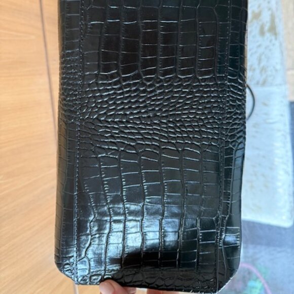 Almost New Chic Black Crocodile Pattern Leather Tote Bag - Picture 4 of 8